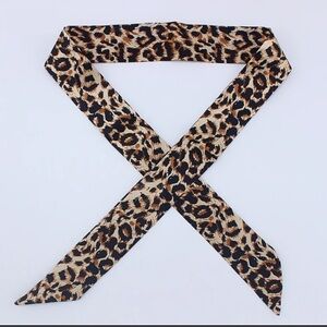 🤩🤩🤩3for12$🤩🤩🤩Tan and Black Animal Print Scarf Wrap